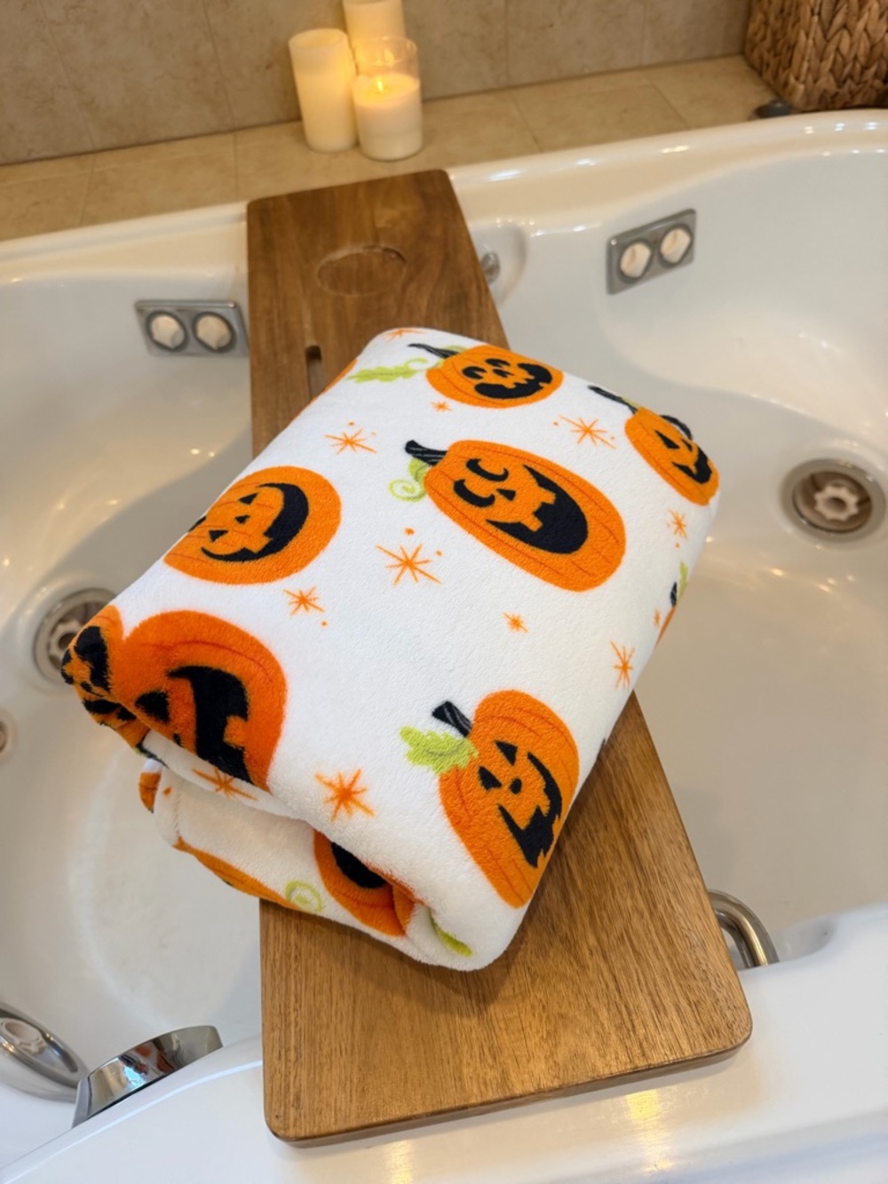 Soft fleece target throw blanket 50”x60”